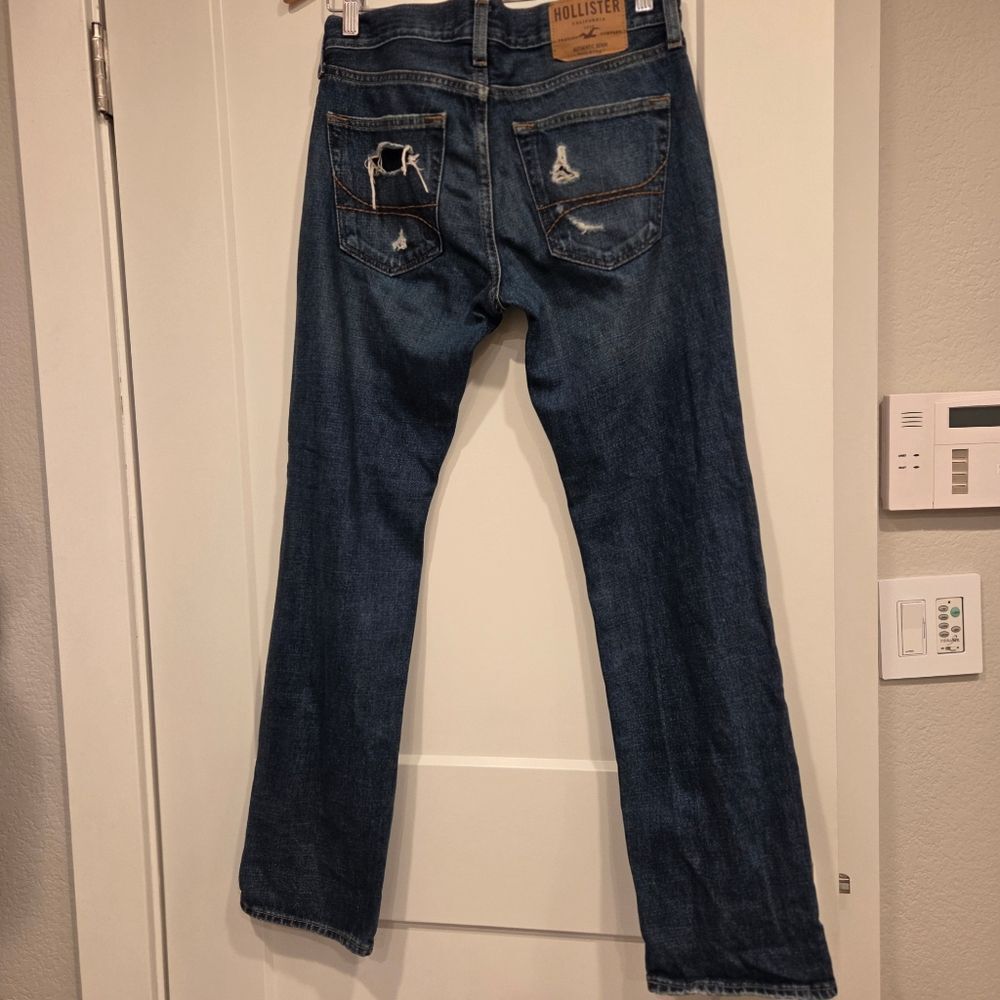 Hollister Men's Slim Straight Distressed Dark Blue Jeans - Picture 3 of 8